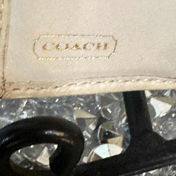 Vintage Coach Ergo Bifold Mini Wallet. Retail $168.00 - Picture 5 of 9